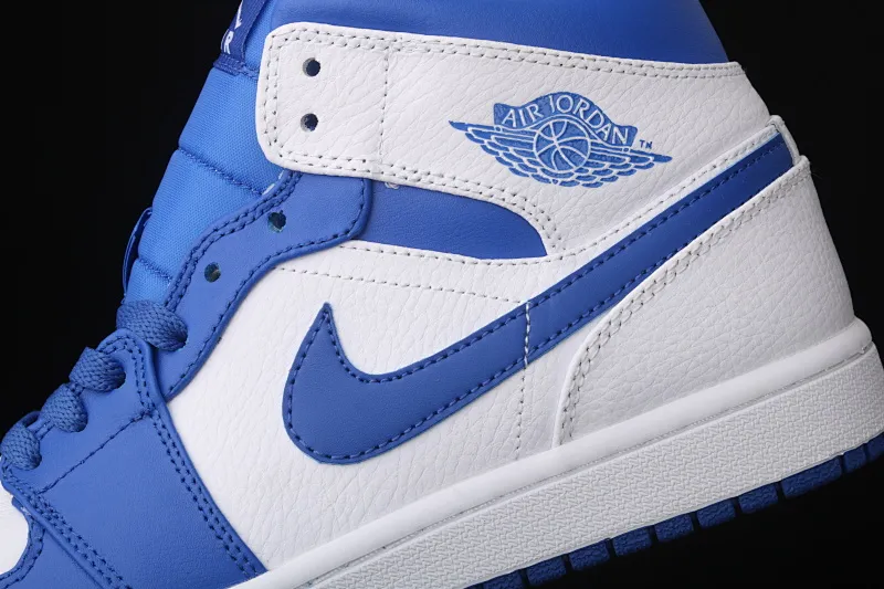 All categories Air Jordan Jordan series basketball shoes Air Jordan 1 Mid Air Jordan Mid AJ1 Joe 1 white and blue Little Lightning Zhongbang series basketball shoes 554724-114